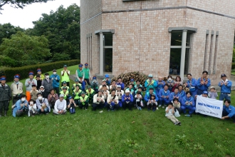 �Ԕ��Q���҂̏W���ʐ^