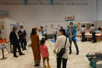 �����[���[�ނ�u�[�X�̗l�q